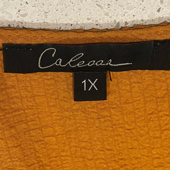 Caleea boho embroidered top plus size 1x, runs large - Picture 3 of 9